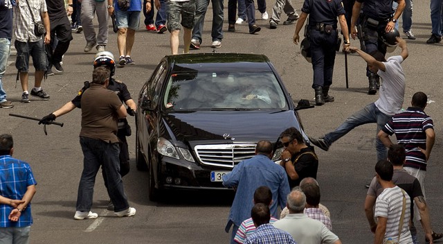Los taxistas se manifiestan en Europa contra el "intrusismo" de aplicaciones como Uber 1402471683_869978_1402499398_noticia_fotograma