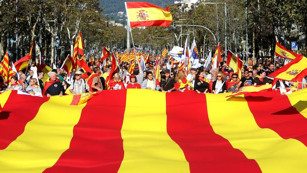Sociedad Civil Catalana convoca otra manifestación para el domingo en Barcelona - Página 2 1509272972_833244_1509283082_noticia_fotograma