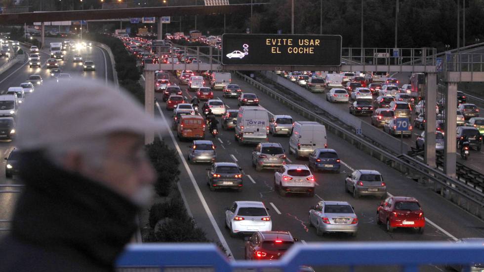 Los coches viejos no podrán circular por Madrid con alta contaminación 1517310502_355100_1517326407_noticia_fotograma