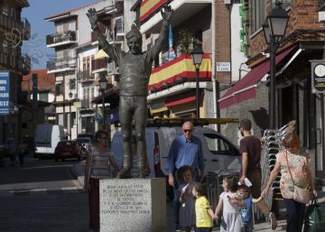 Un%20peque%C3%B1o%20pueblo%20donde%20el%20esqu%C3%AD%20es%20deporte%20rey%20y%20Blanca,%20su%20reina