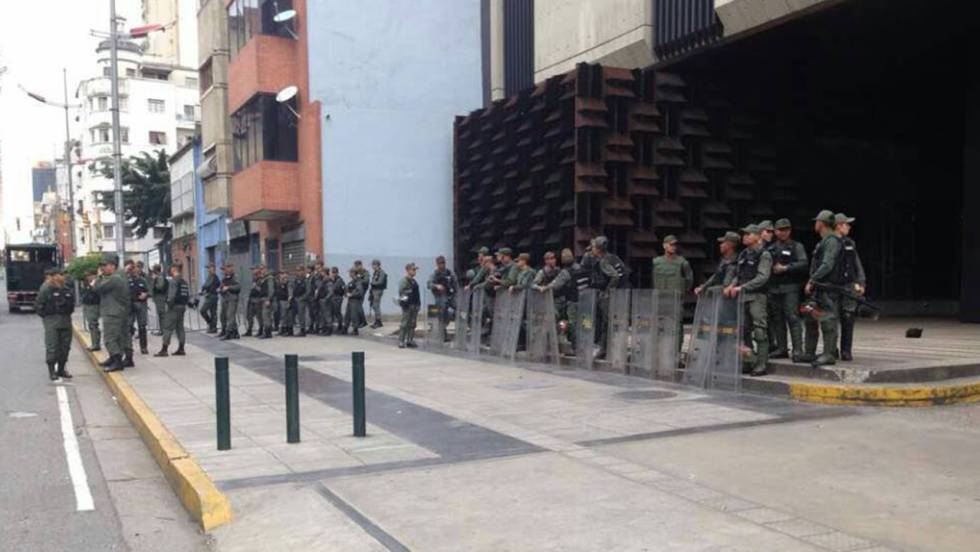 VENEZUELA La nueva Asamblea Constituyente destituye a la fiscal general de Venezuela 1501933406_819134_1501941159_noticia_fotograma