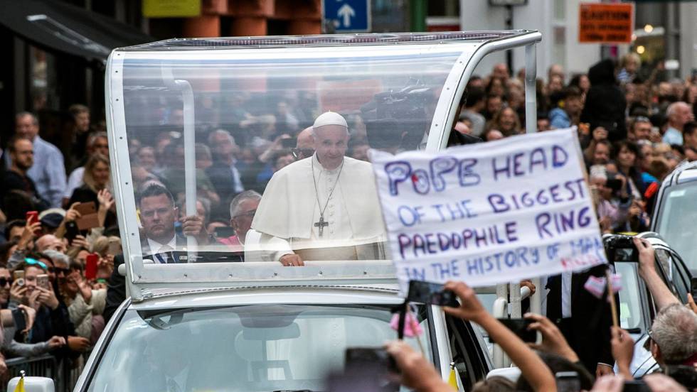 Ex-alto funcionário do Vaticano acusa o Papa de encobrir abusos sexuais