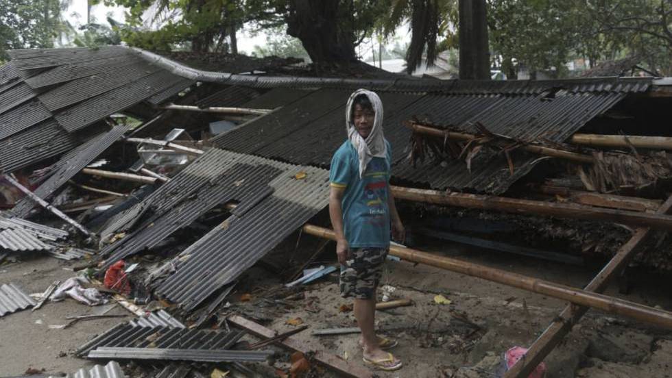 Un tsunami provoca al menos 222 muertos y casi 843 heridos en Indonesia 1545529302_919344_1545560169_noticia_fotograma