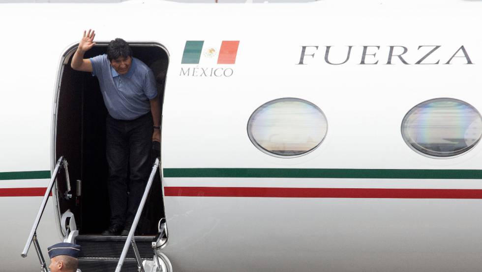 Evo Morales llega a México como asilado político